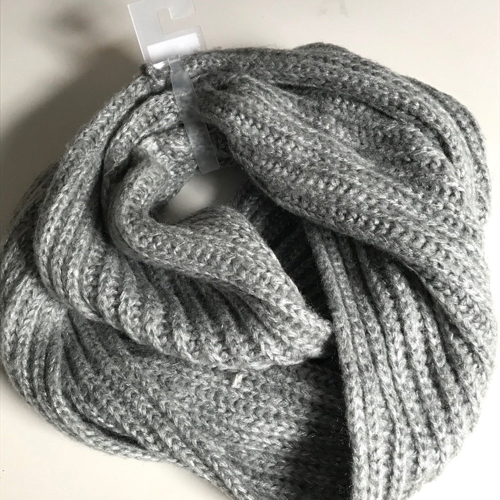 Lauren Conrad Loop/infinity scarf NEW!